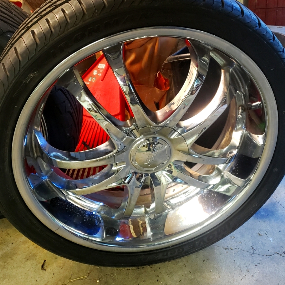 20in MSR Wheels and new tires. Universal lug